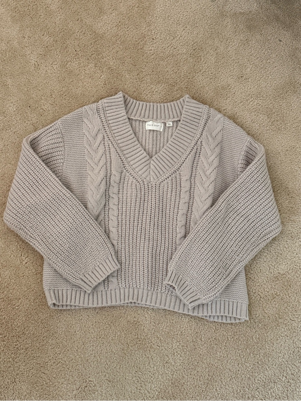 Mia & Tess Oatmeal colored sweater